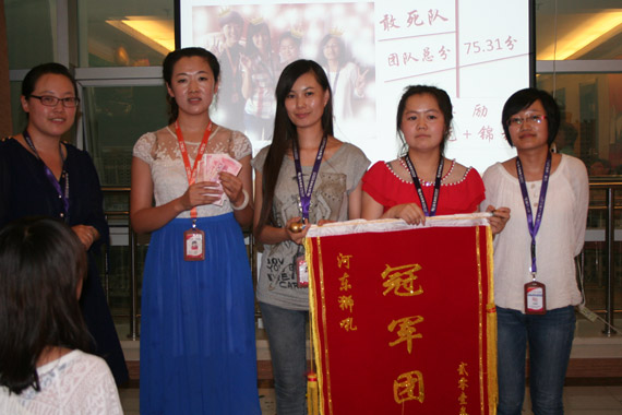 第一團(tuán)隊(duì)與孫經(jīng)理合影