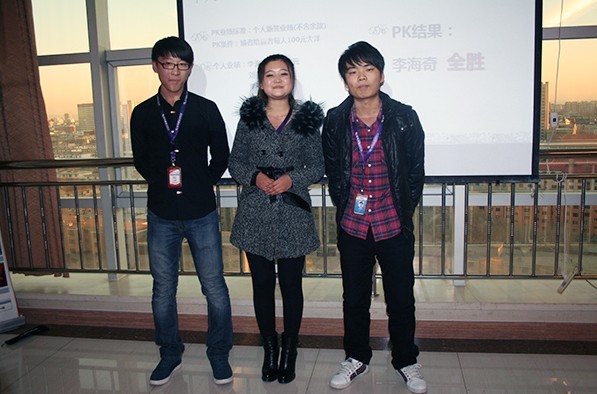  李守忠、劉美娜、李海奇（從左到右）